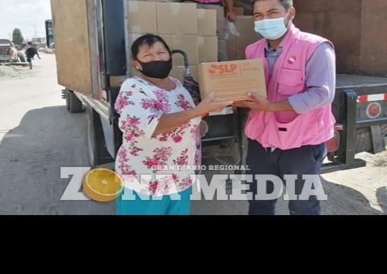 Familias en pobreza extrema reciben despensas