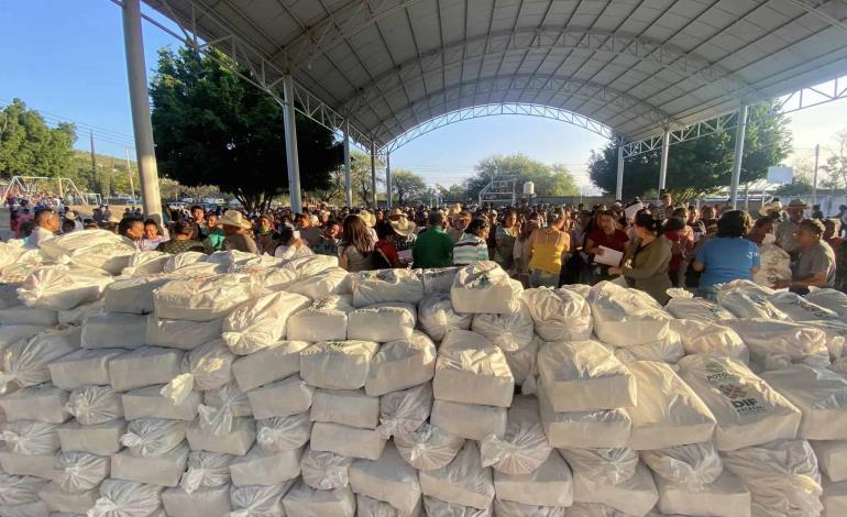 Sedesore entregó becas alimentarias