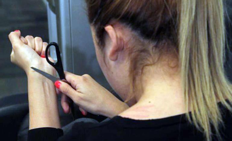 Menores de edad realizan "cutting"