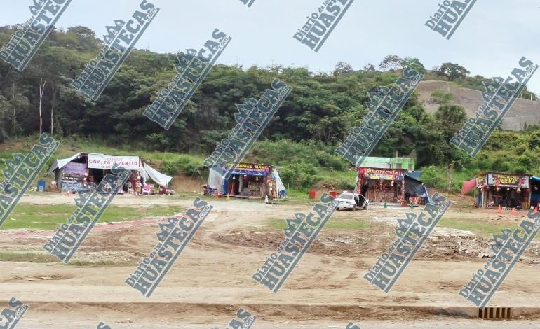 Comerciantes siguen vendiendo pirotecnia pese a advertencias