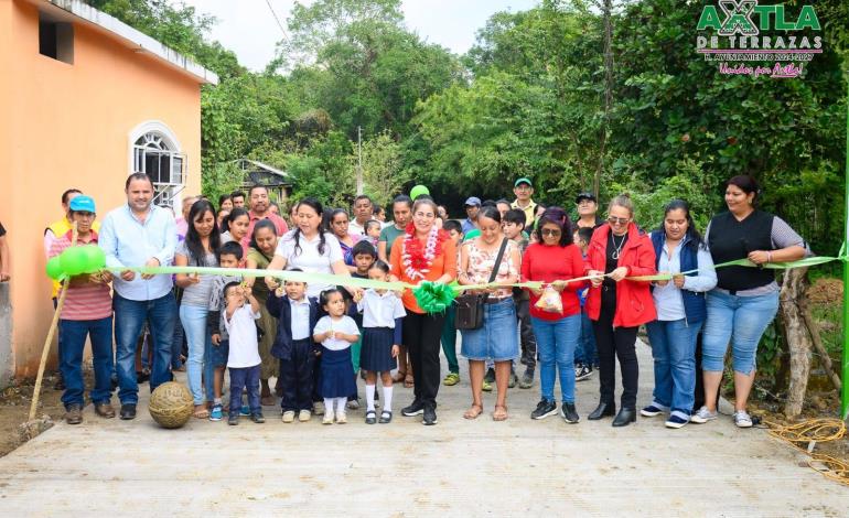 Reciben obras en colonia Guadalupe y Temalacaco