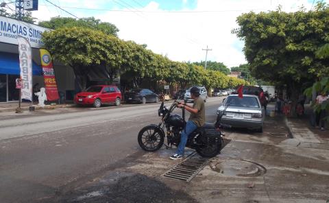 Burlan la muerte motociclistas; no usan casco