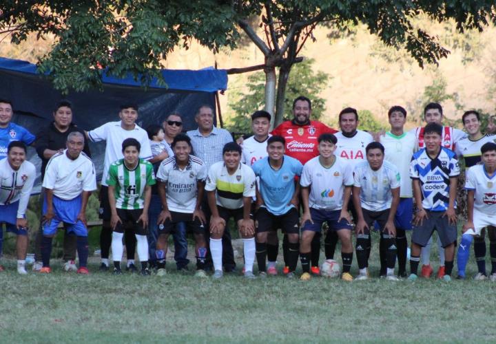 Enlaces Huastecos-Barrera goleó a Club Coxca 12 a 0