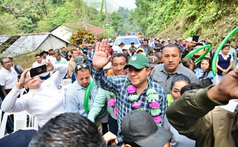 Inauguró Gallardo rehabilitación de carretera Retroceso a Guaxcuaco