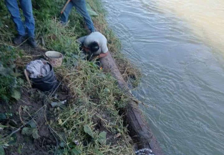 Daños en tuberías generan fugas de agua