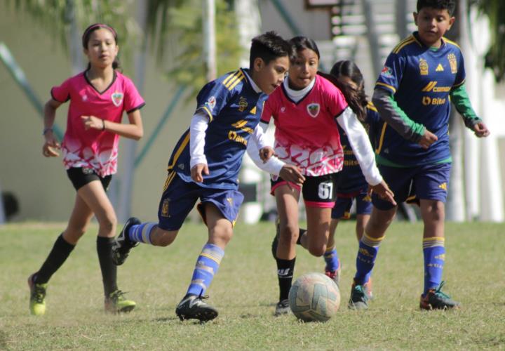 Triunfó el Porvenir en infantil y la juvenil A