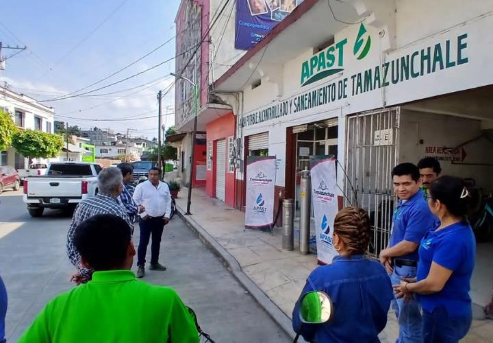 Dotó Ayuntamiento equipo de bombeo de agua a APAST