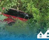Camioneta terminó entre la maleza
