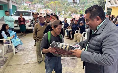Sierra de San Francisco también recibió cobijas