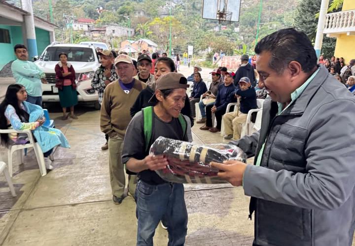 Sierra de San Francisco también recibió cobijas