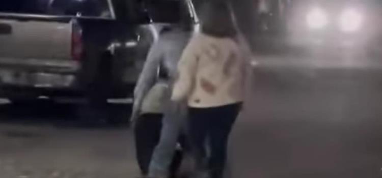 Golpiza a mujer Golpiza a mujer