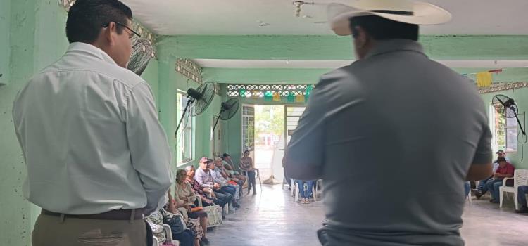 Reciben documentos para las cooperativas