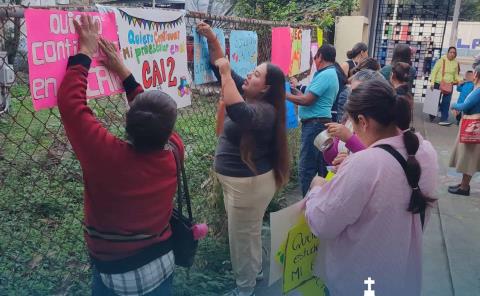 Padres de familia protestan en CAI
