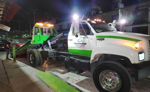 Adiós a la chatarra: retiraron vehículos de las calles de Tamazunchale