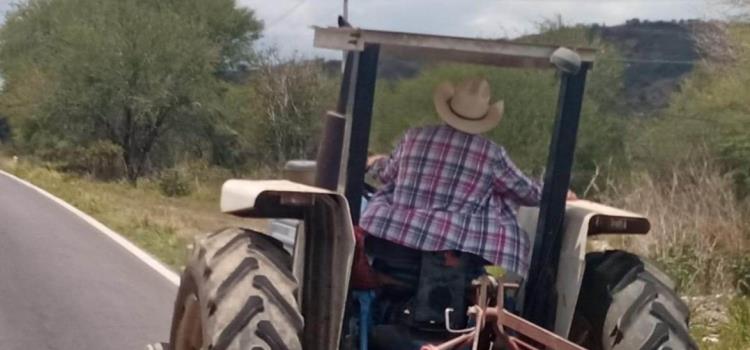 Maquinaria agrícola es riesgo de accidentes Maquinaria agrícola es riesgo de accidentes