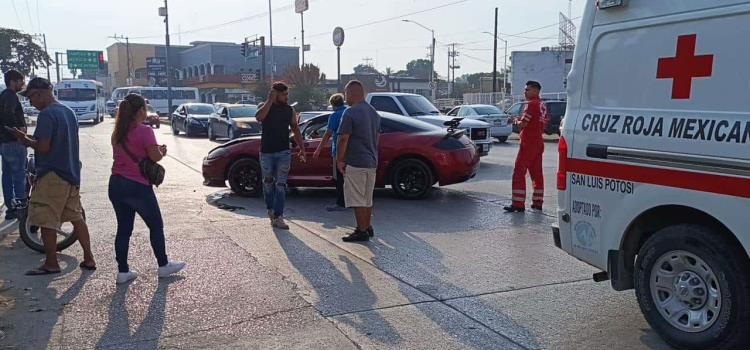 Herido en choque joven motociclista     