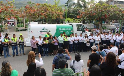 Alcalde entregó pipa a Protección Civil