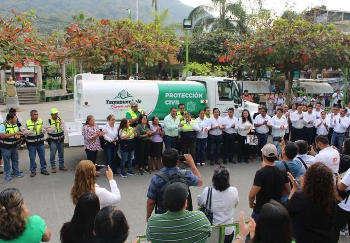 Alcalde entregó pipa a Protección Civil