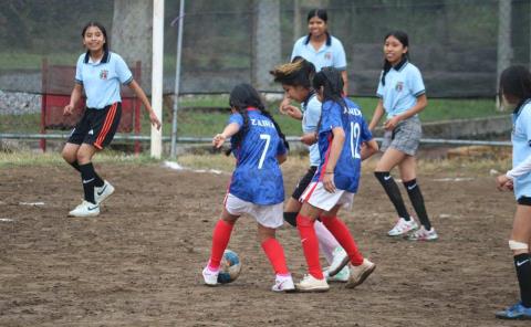 La Zona 90 de Telesecundaria en gran convivencia deportiva
