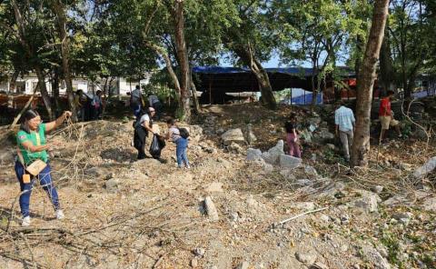 Gobierno y ciudadanos limpiaron ribera del río
