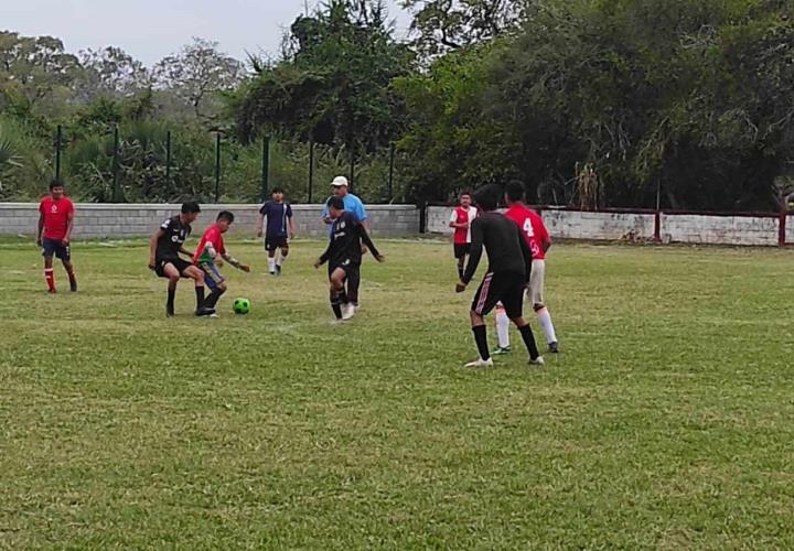 Cierra la jornada once en futbol de Tampacán