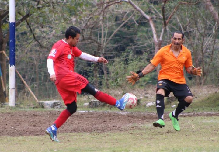 Reyes recuperó liderato sigue fut juvenil especial