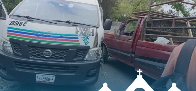 Combi chocó vs camioneta