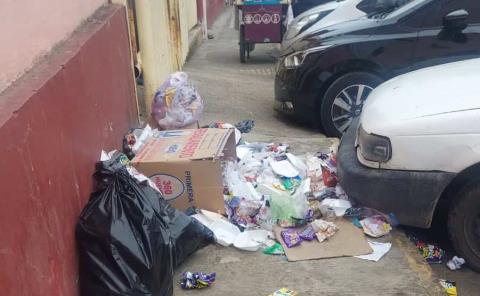 Exhortan colocar basura en bolsas 
