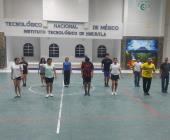 Grupo de danza listo para evento regional