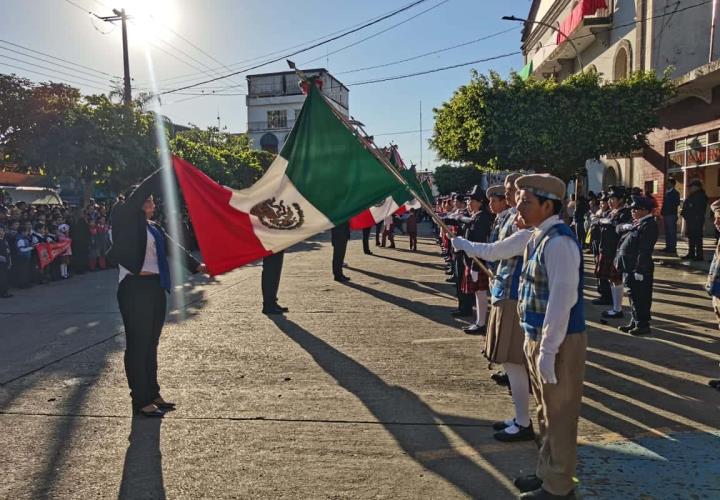 Refuerza Gobierno Municipal respeto por el Lábaro Patrio