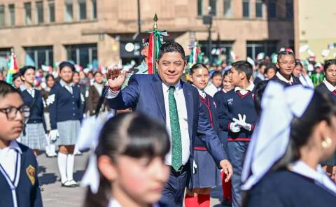 Celebró Gallardo el Día de la Bandera