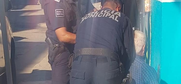 Adulto mayor alertó a policías municipales 