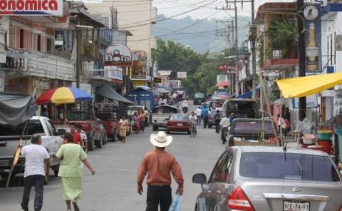 Abundan cantinas en la zona centro
