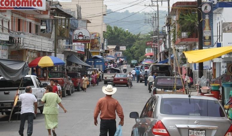 Abundan cantinas en la zona centro