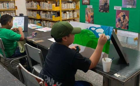 Inspiran a niños con obras literarias en la Biblioteca Pública