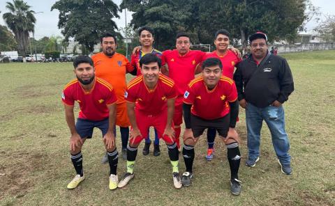 Equipo Dios de Paz goleó 7 a 1 a Nueva Vida en fut de iglesias
