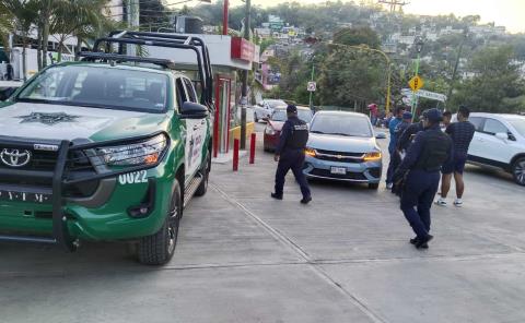 Impactó auto y se dio a la fuga