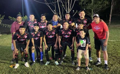 Rastro FC se impuso 3 a 0 a Col. Juárez en fut de barrios
