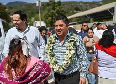 Continúa Gallardo ejecutando obras para el pueblo