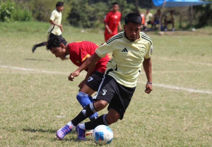 Plazoleta igualó 2-2 a Camino Real en el AH