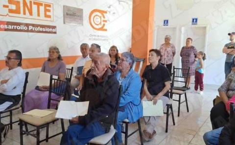 Pasaron revista a maestros jubilados
