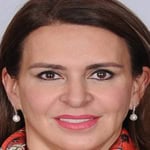 Carolina Viggiano ............ Le hacen el feo Carolina Viggiano ............ Le hacen el feo