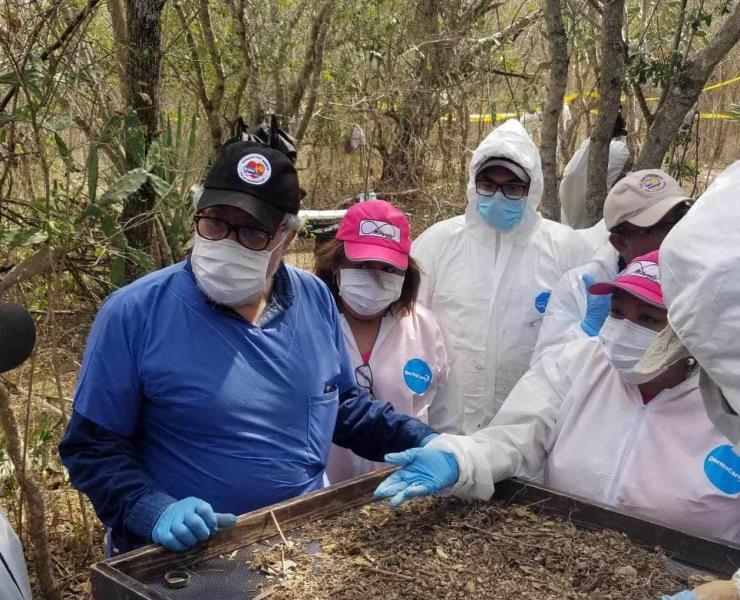 Fosas clandestinas en seis municipios      

