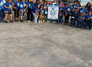 Realizan recorrido  por Día del Autismo 