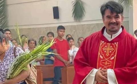 Festejaron a sacerdote 
