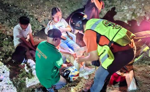 Falta de experiencia en moto deja accidente en Tetitla