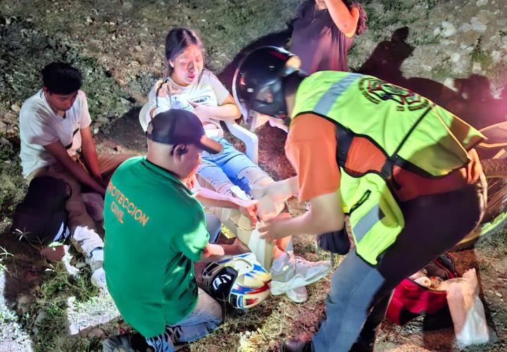 Falta de experiencia en moto deja accidente en Tetitla
