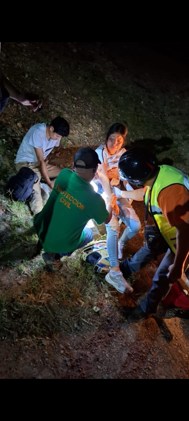 Falta de experiencia en moto deja accidente en Tetitla