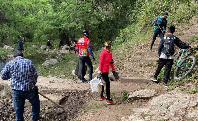Autoridades limpiaron el paraje La Poza Azul 