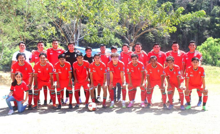 San Rafael goleó 6-1 y estrenó piel en honor a Lupillo Anaya V.